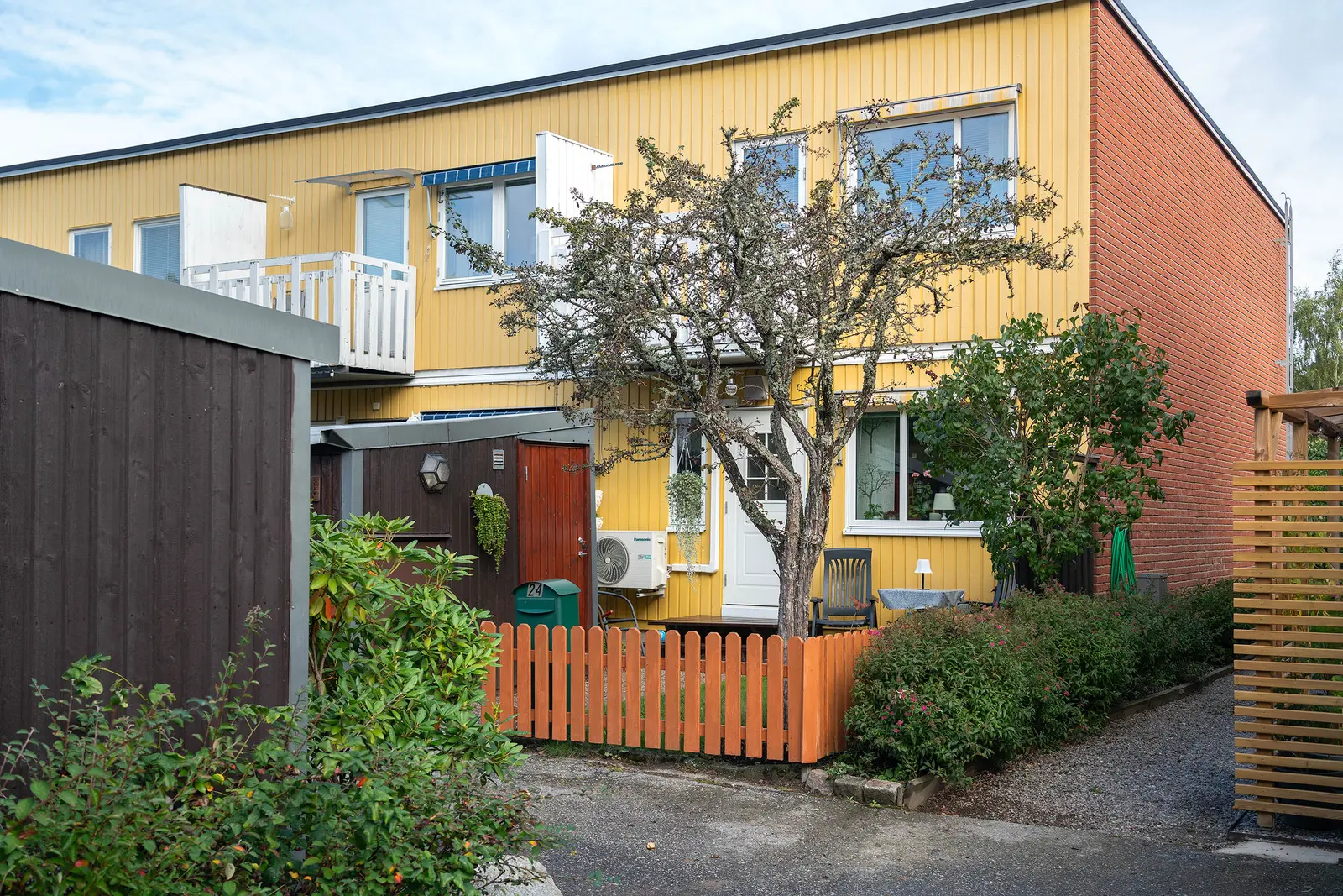 Bild 1 av 4 på Broängsbacken 24