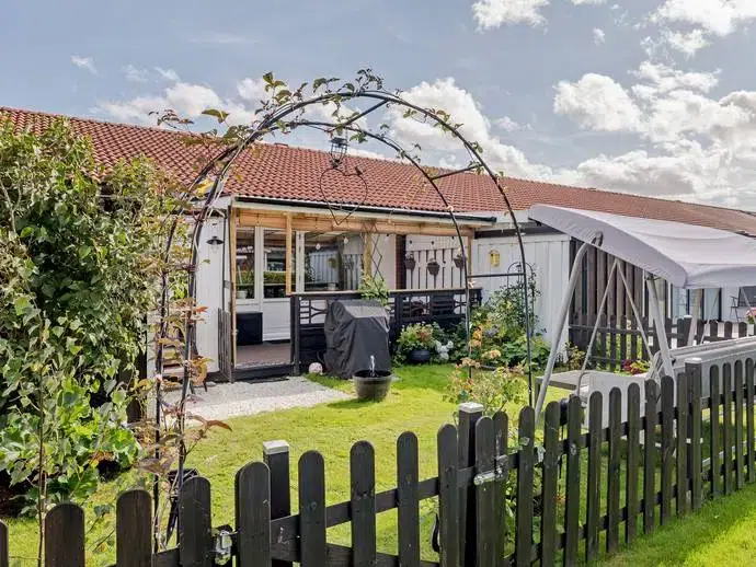 Semi-detached/terraced, 3 rooms, 77 m²