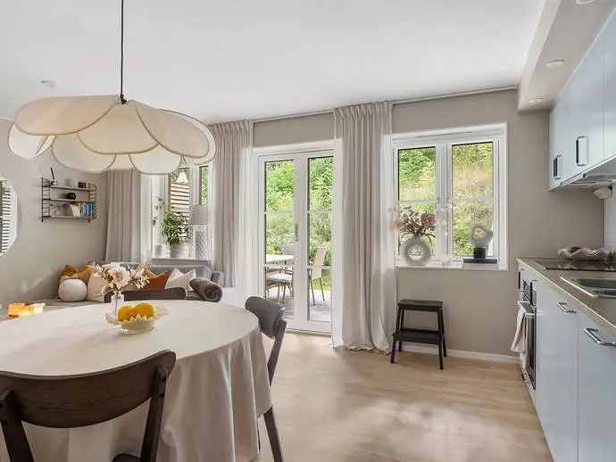 Bild 1 av 20 på Bruksgatan 1C 