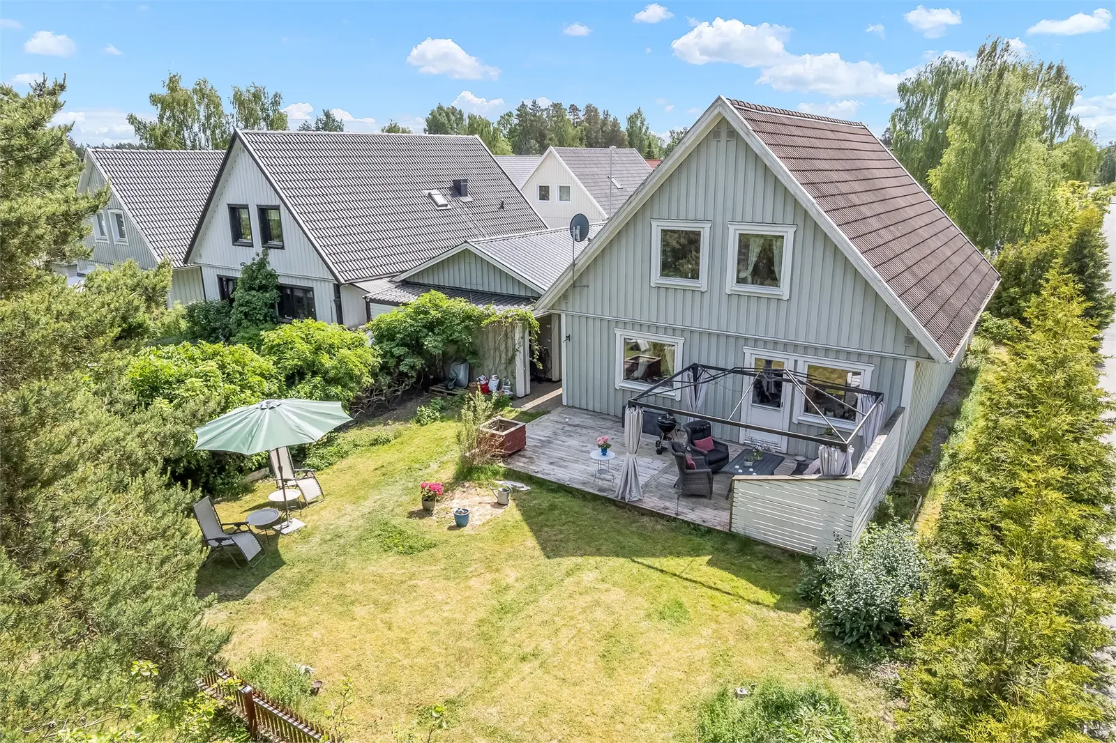 Bild 1 av 6 på Duffelvägen 1