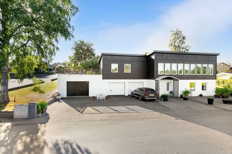 Villa, 6 rum, 214 m² i Handskeryd