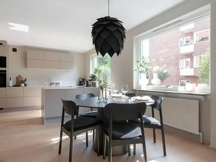 Apartment, 5 rooms, 106 m²