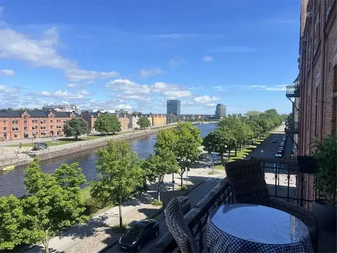 Lägenhet, 3 rum, 136 m² i Brynäs