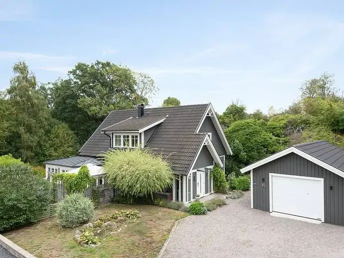 Villa, 8 rum, 170 m²