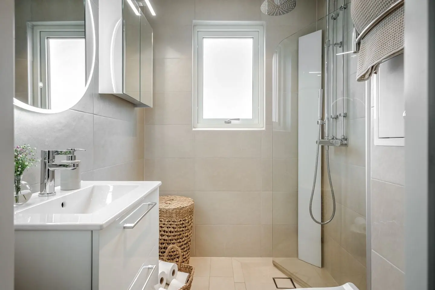 Image 1 of 18 of Storgatan 32B