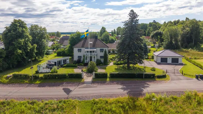Villa, 8 rum, 266 m² i Norsbron