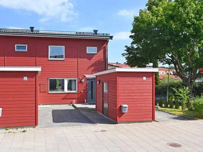 Par-/radhus, 4 rum, 108 m²