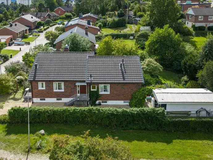 House, 9 rooms, 119 m²