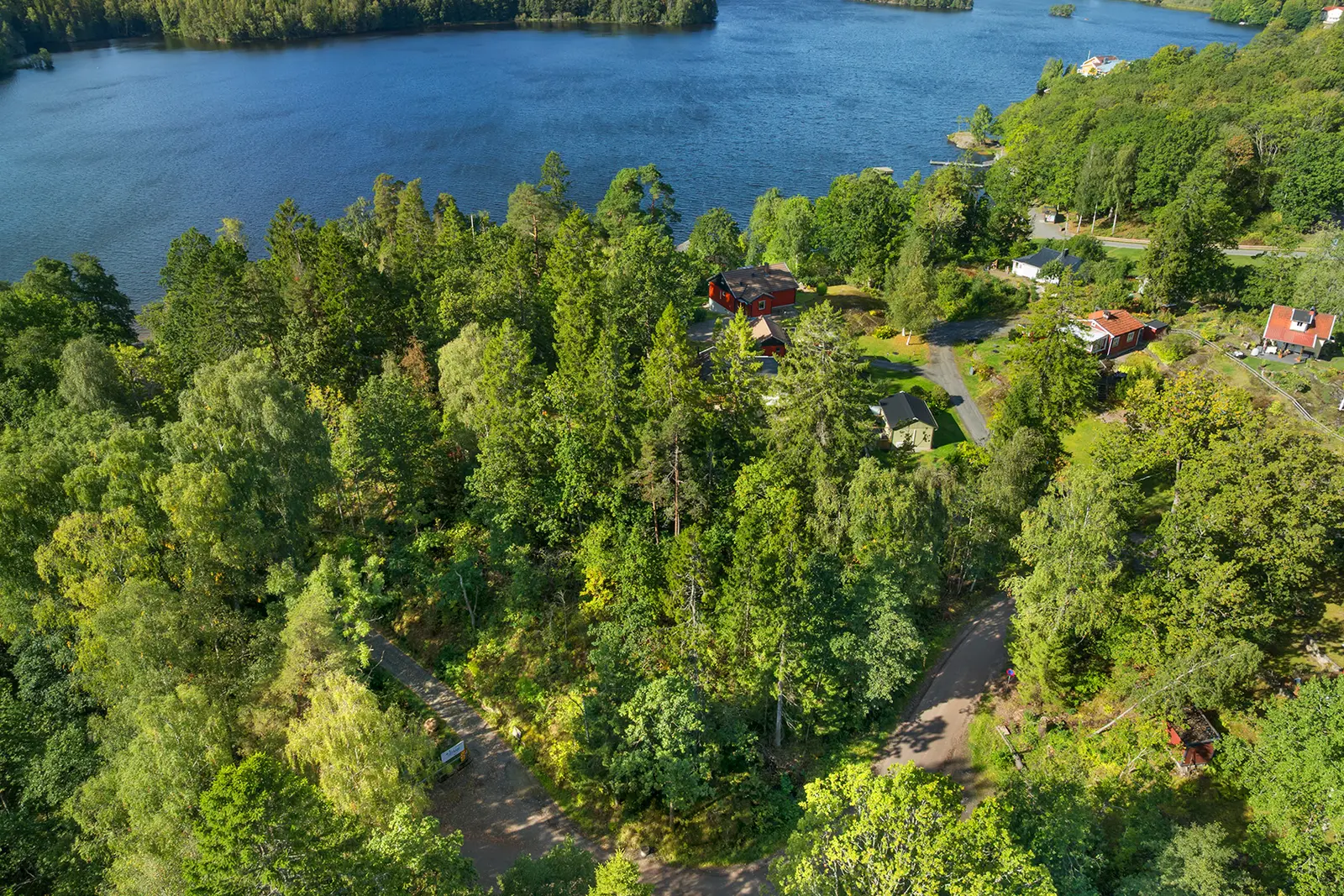 Bild 1 av 6 på Vårhagavägen 25