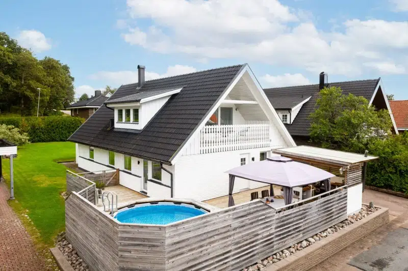 House, 6 rooms, 167 m² in Romelanda