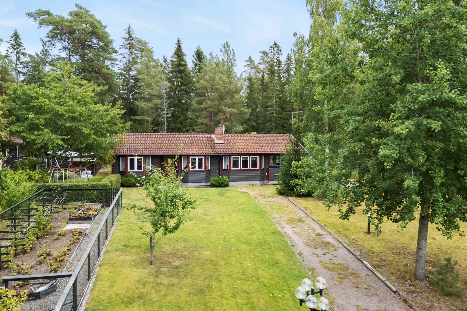 Image 1 of 21 of Arkvägen 9
