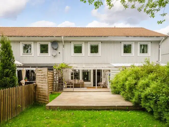 Semi-detached/terraced, 4 rooms, 109 m²
