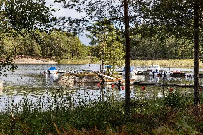 Bild 1 av 21 på Björkevik Ljungbacken 1