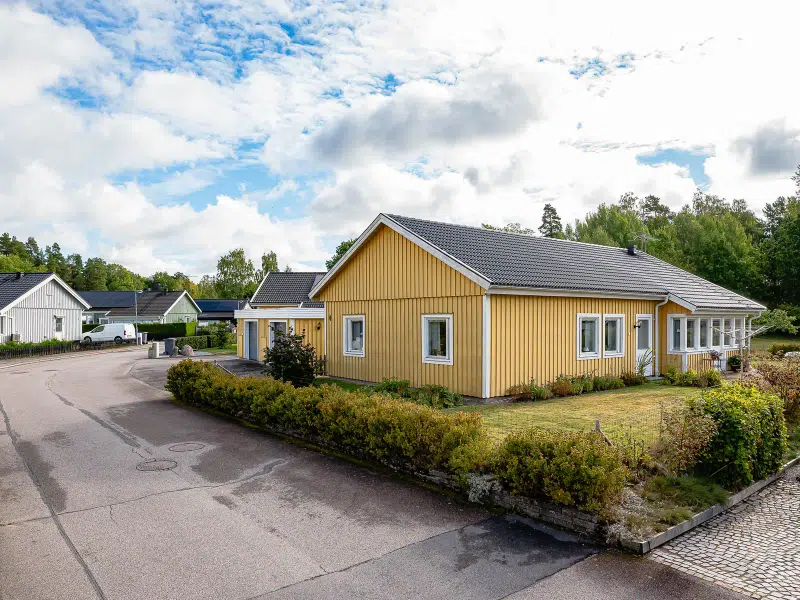 House, 4 rooms, 120 m² in Katrineholm