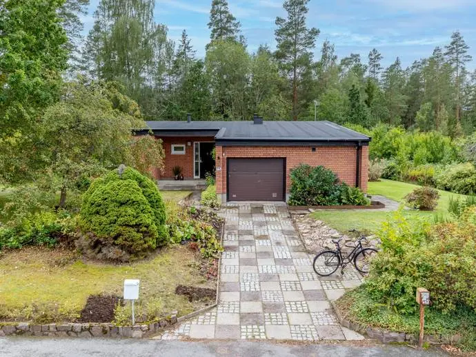 Bild 1 av 21 på Granvägen 15