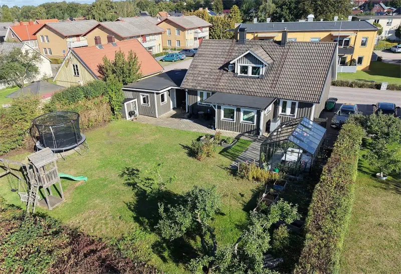 House, 5 rooms, 145 m²