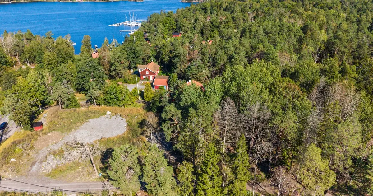 Bild 1 av 6 på Barnviksbacken 3