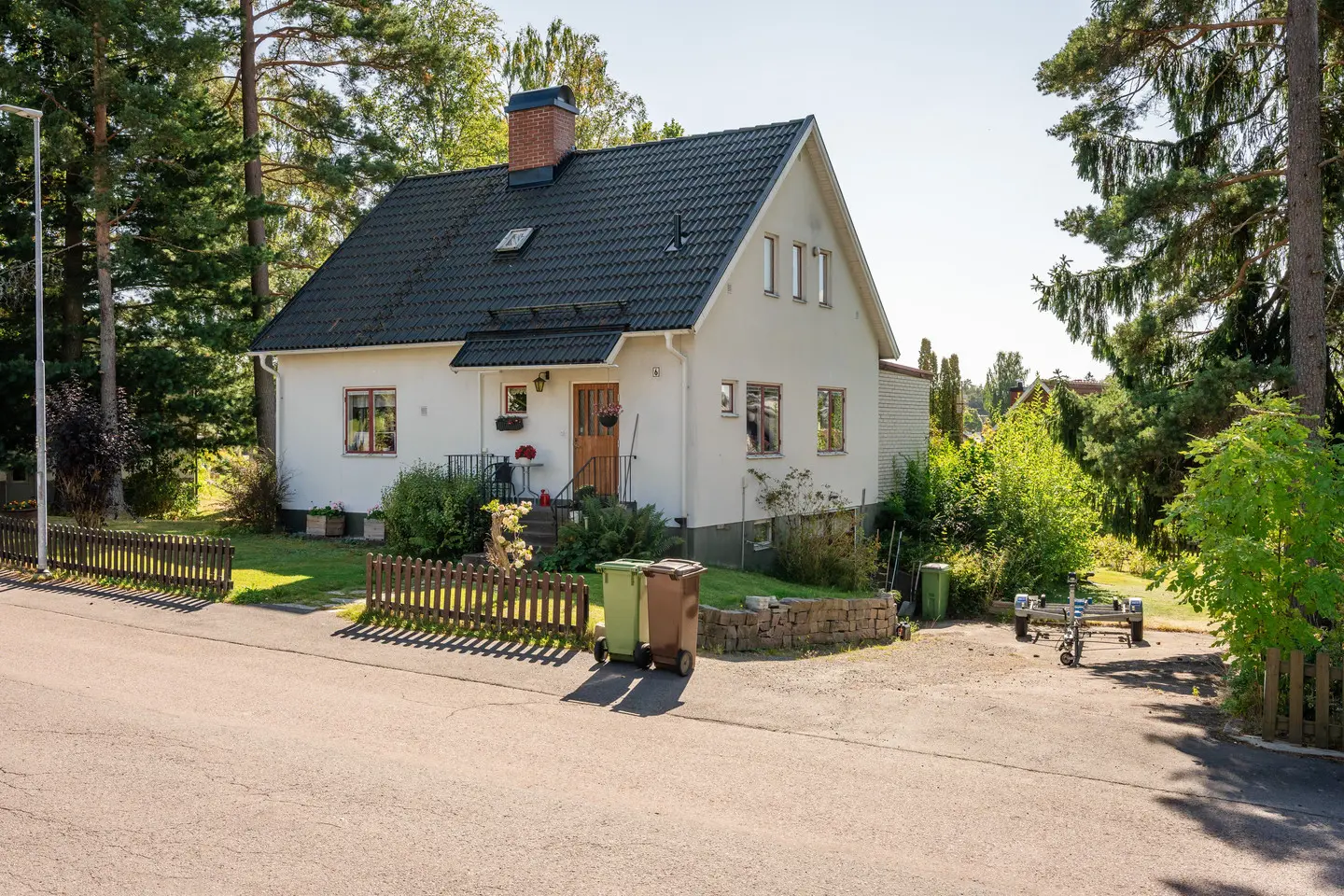Bild 1 av 41 på Björkvägen 6