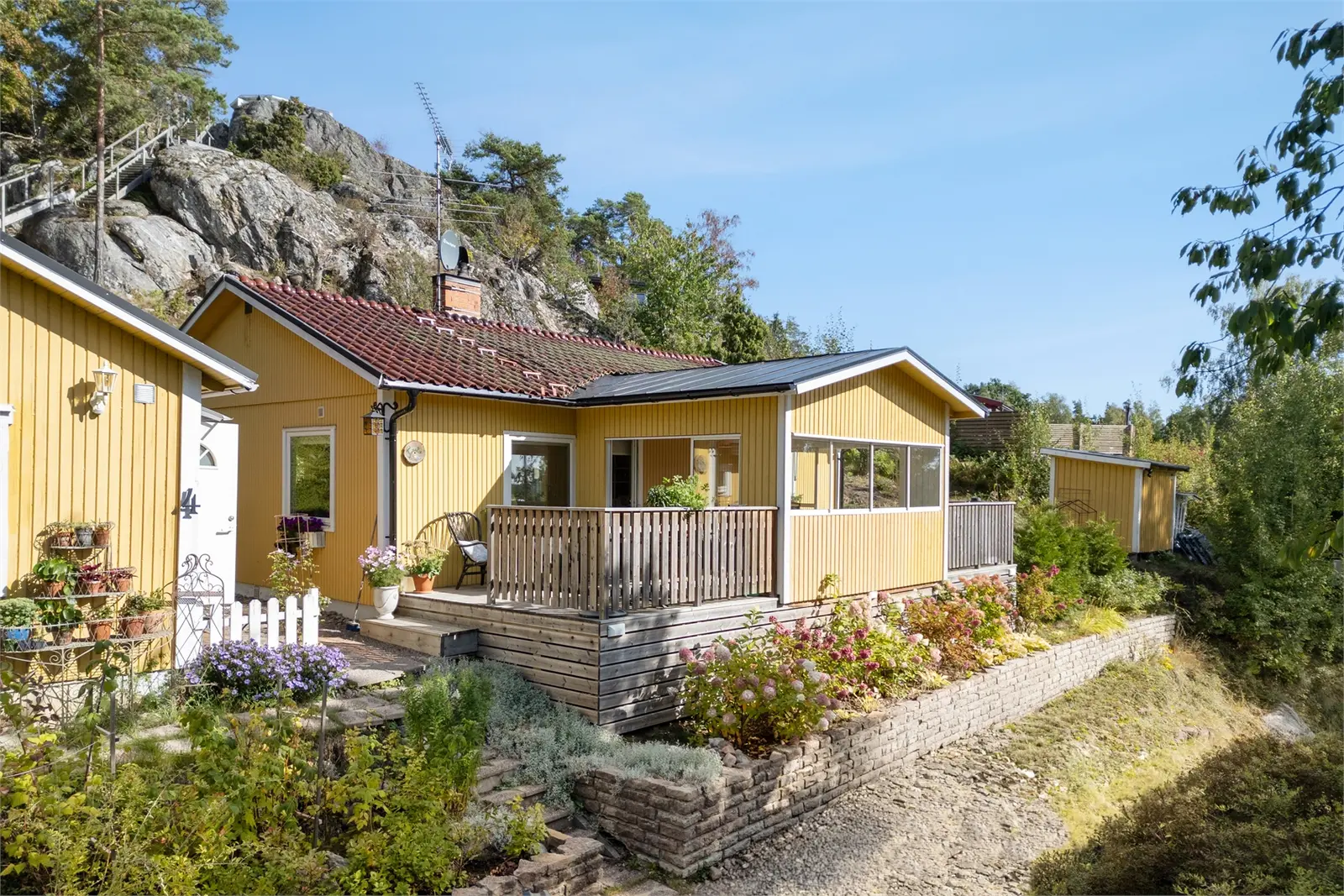 Image 1 of 41 of Gnejsvägen 4