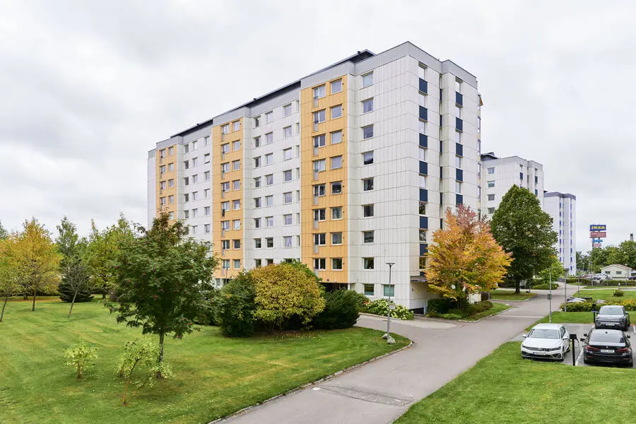Image 1 of 41 of Vasagatan 14B