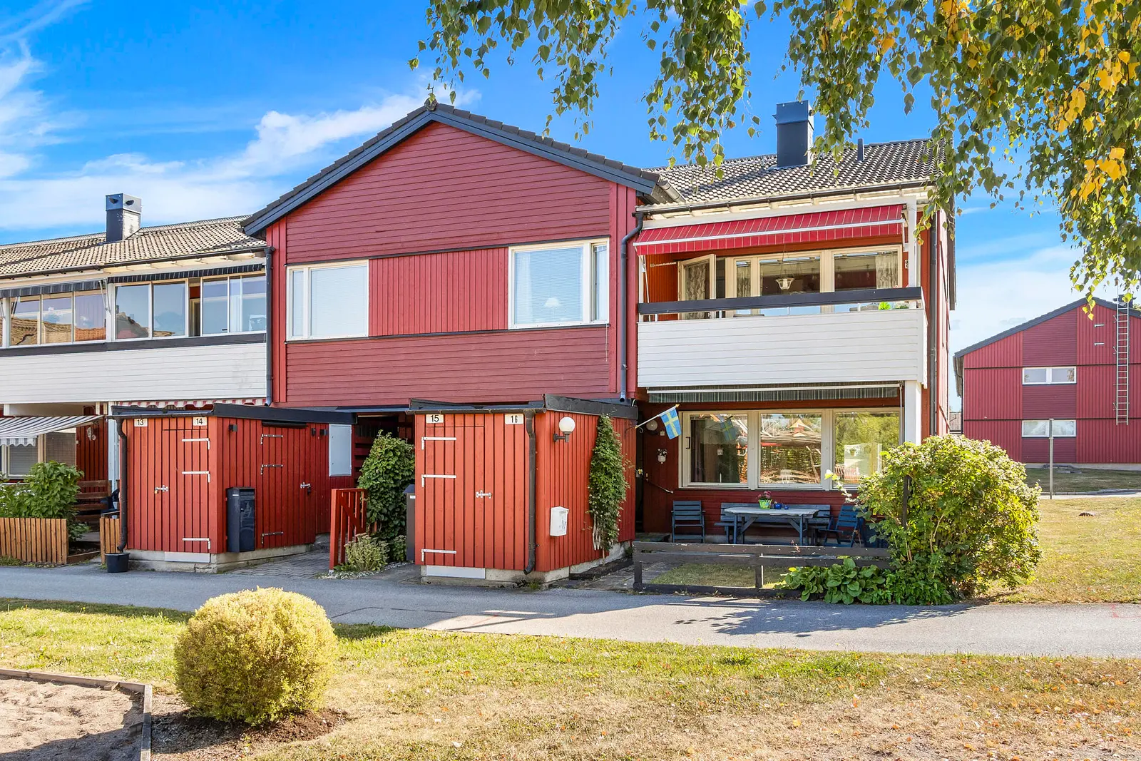 Image 1 of 30 of Hällbacksvägen