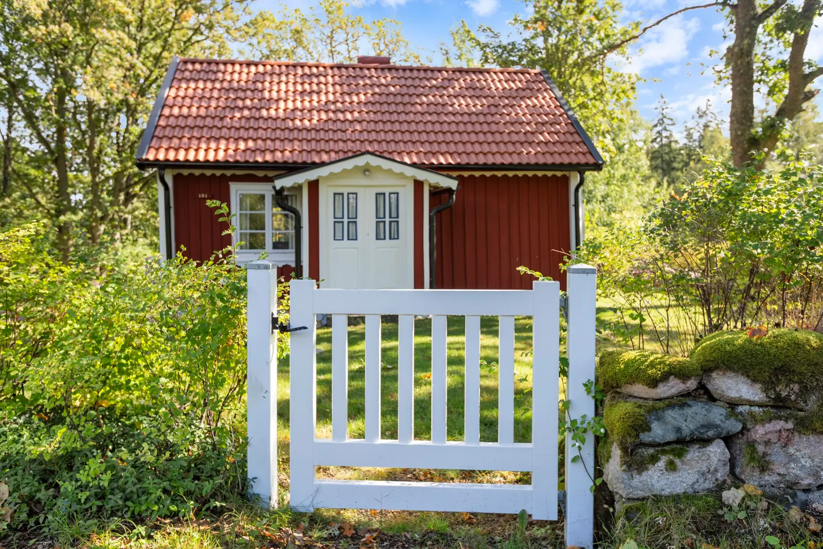Image 1 of 21 of Stenbäck 101