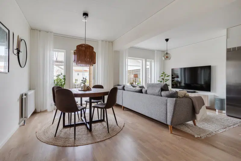 Apartment, 5 rooms, 120 m² in Hälltorp