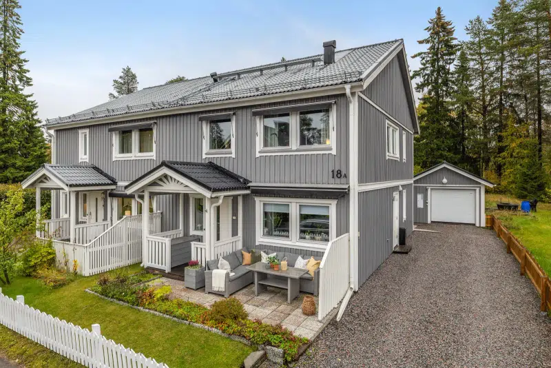 Semi-detached/terraced, 5 rooms, 132 m² in Notviken