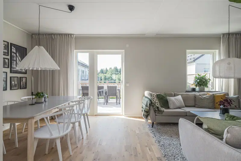 Apartment, 5 rooms, 117 m² in Lillhällom