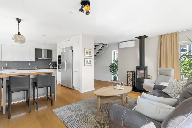 House, 8 rooms, 211 m² in Ekerö Sandudden