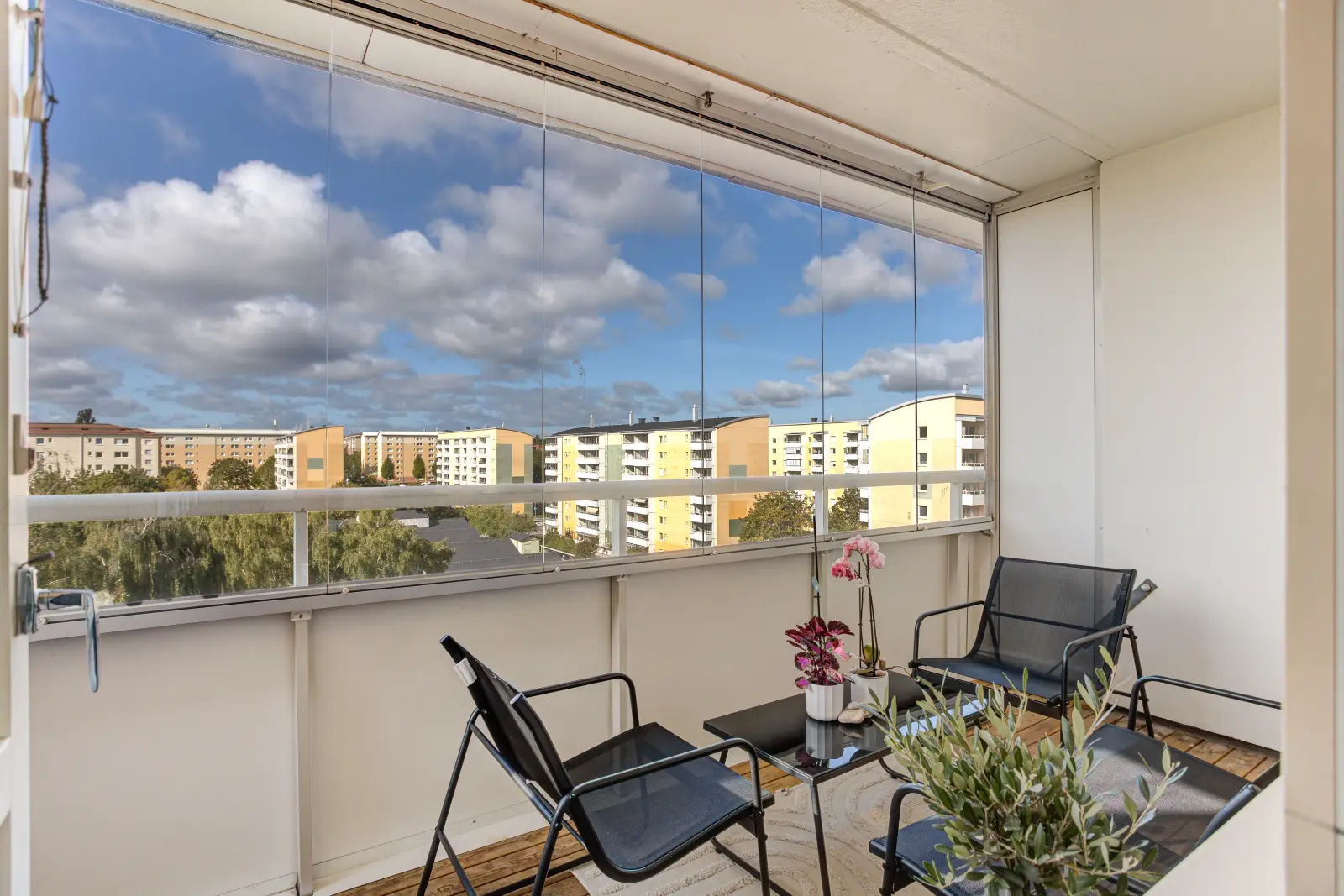 Lägenhet, Klövervägen, Botkyrka Salem. Bild 1 av 1