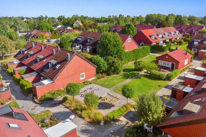 Villa, 120 m² i Kälvesta
