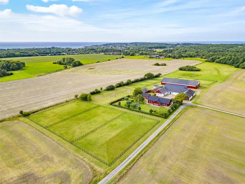 Gård, 4 rum, 189 m²