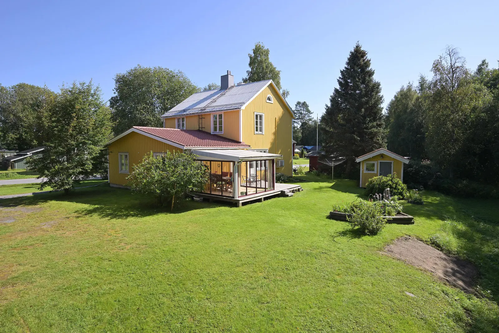 Image 1 of 41 of Övägen