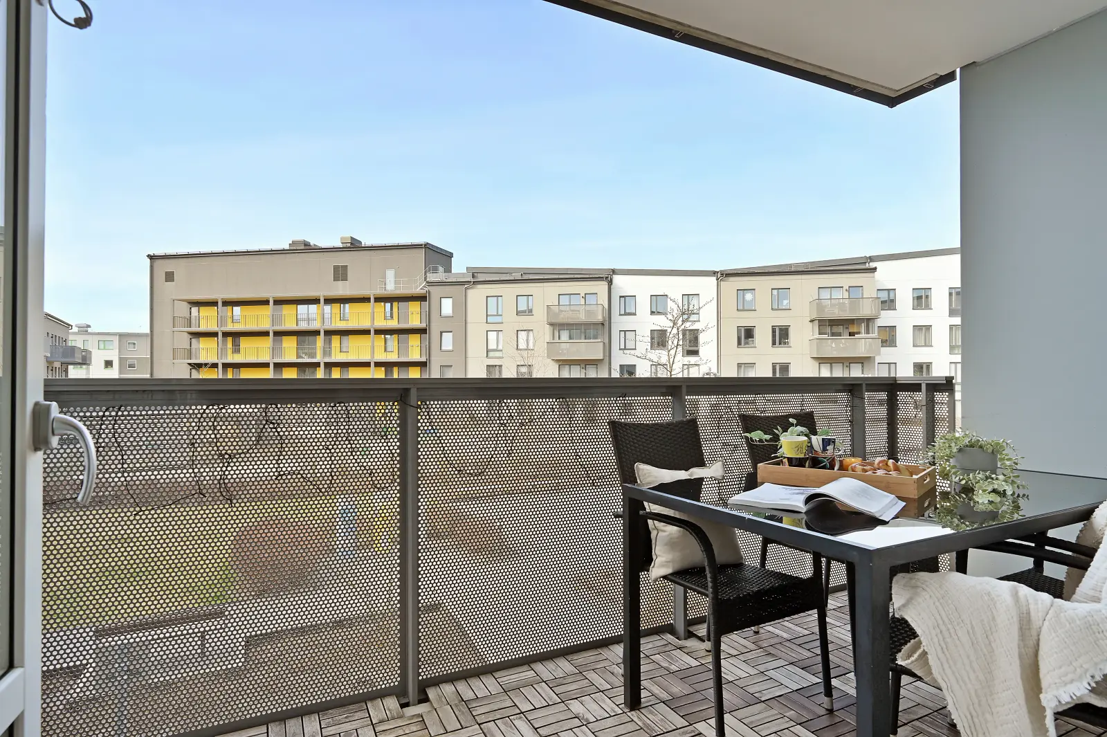 Bild 1 av 1 på Karlslundsvägen