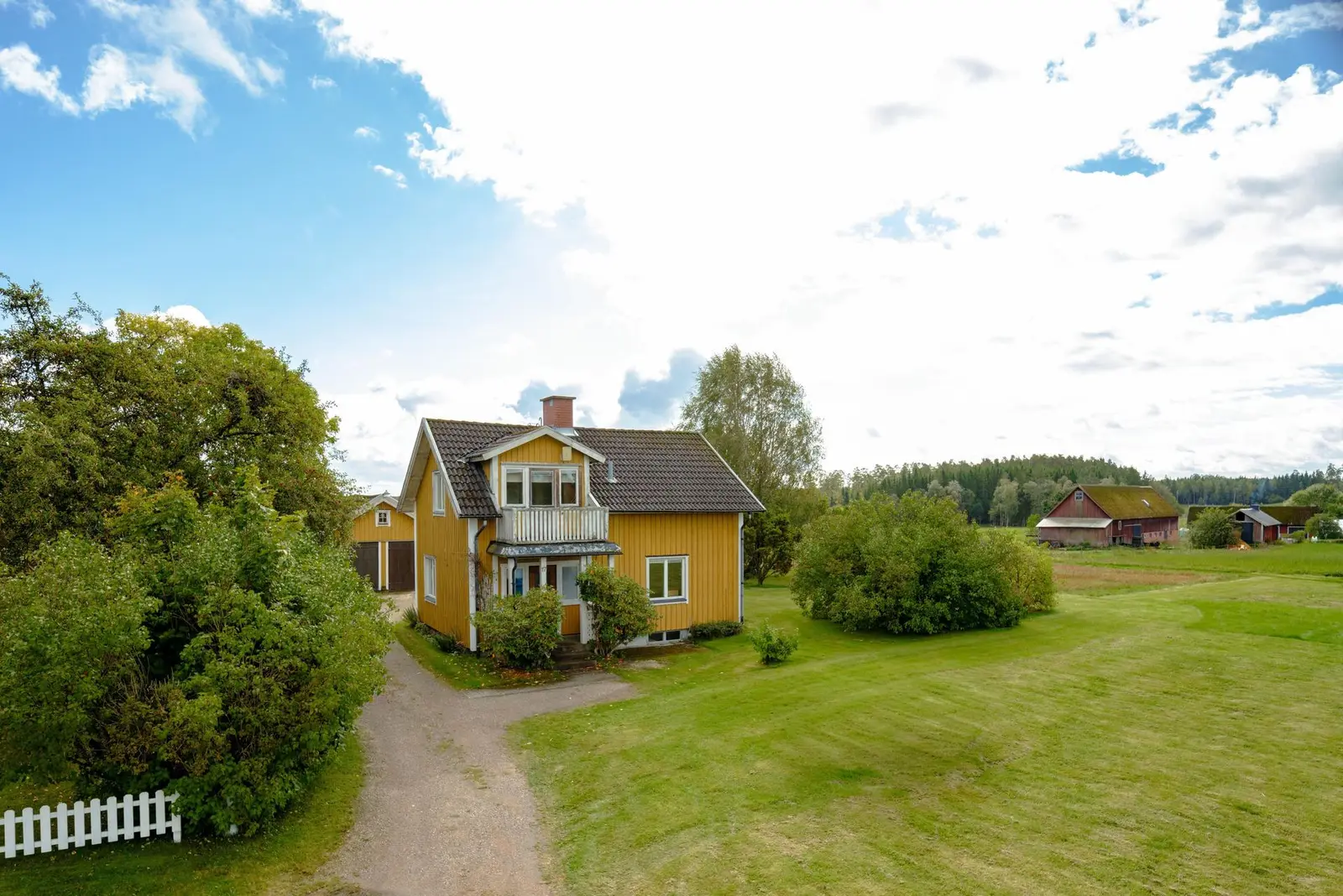 Bild 1 av 35 på Åsvägen