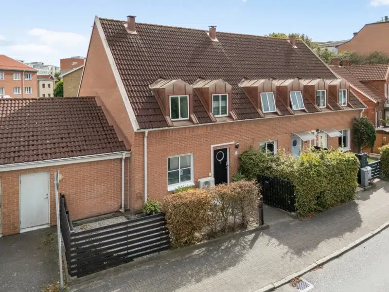 Semi-detached/terraced, 4 rooms, 107 m² in Burlöv