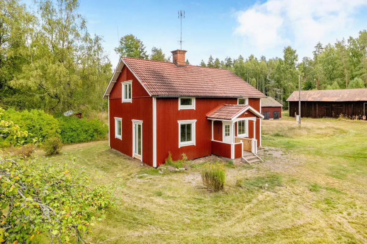 Bild 1 av 21 på Mårtsbo 124