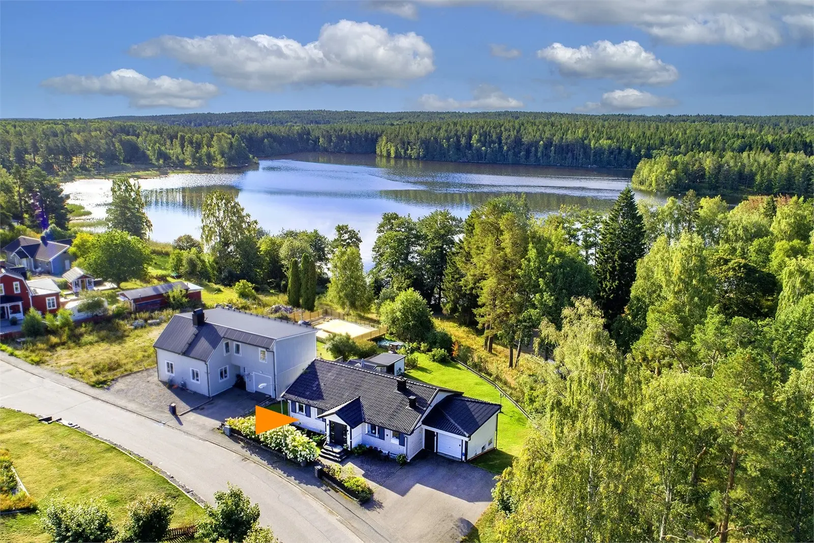 Image 1 of 37 of Färsjövägen