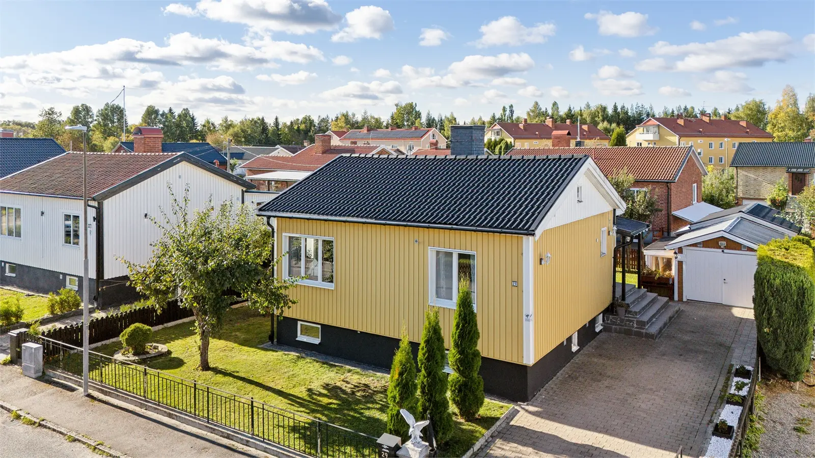 Image 1 of 40 of Bredängsgatan 29