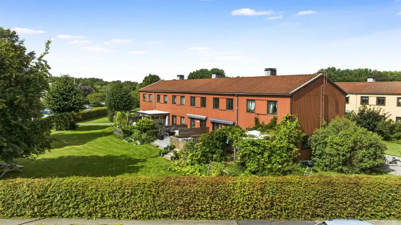 Semi-detached/terraced, 4 rooms, 94 m² in Halland