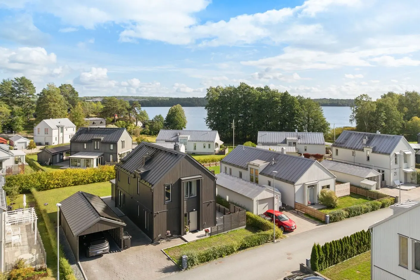 Bild 1 av 41 på Vikvägen 17