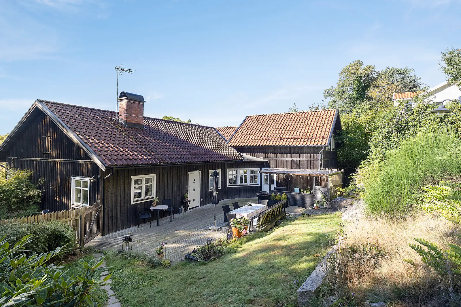 Bild 1 av 25 på Törnrosvägen 7A