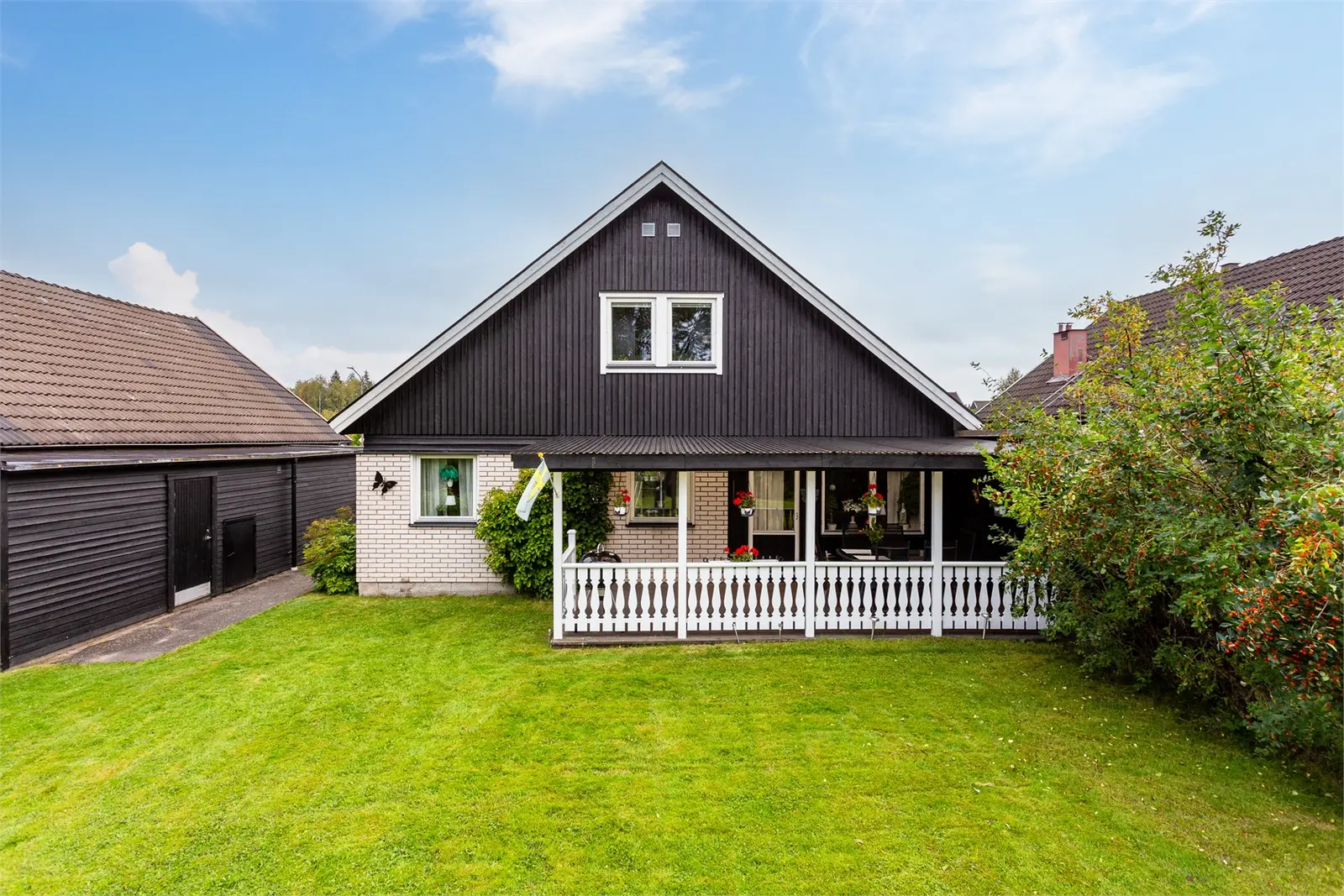 Bild 1 av 28 på Skogsvägen 13