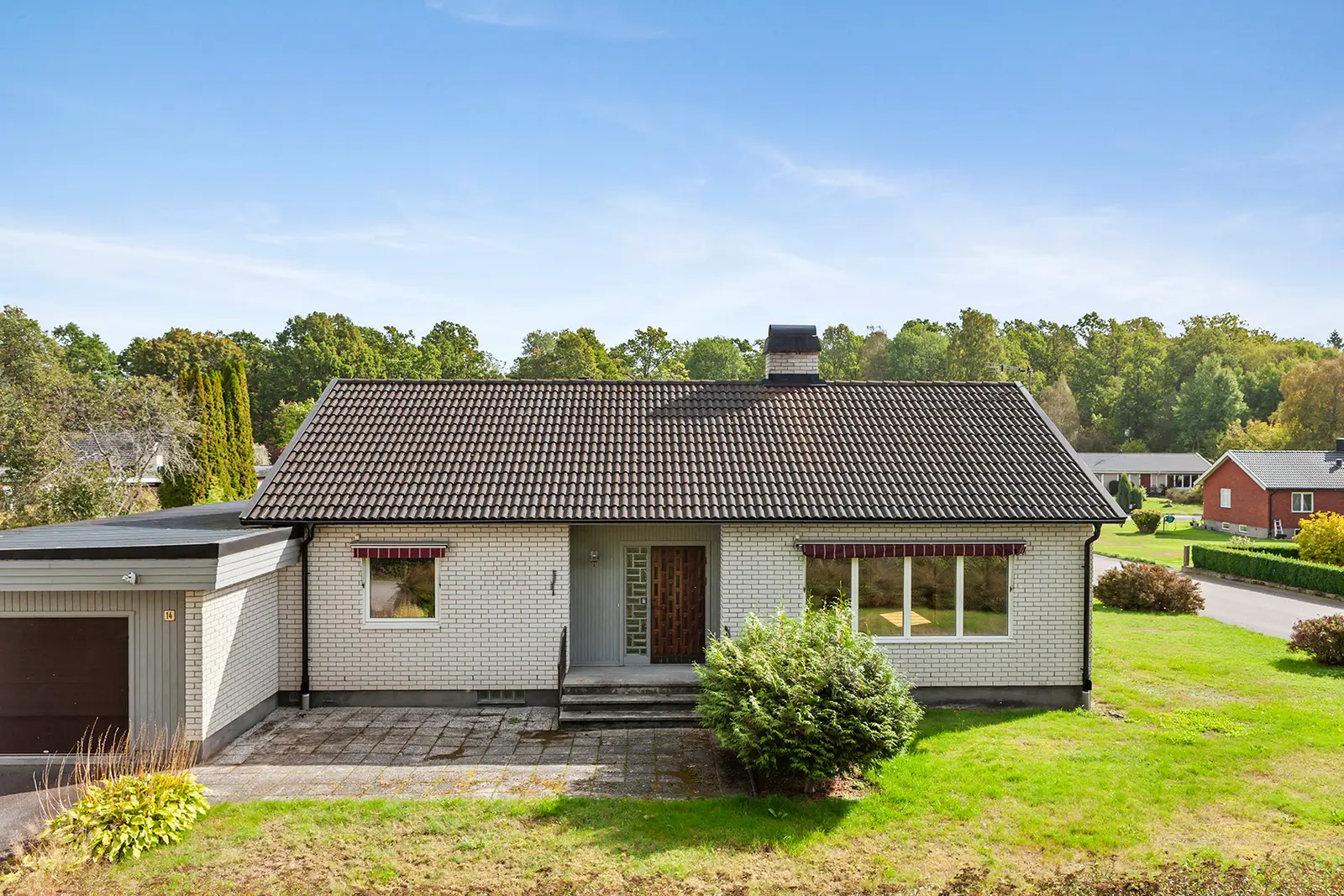 Bild 1 av 27 på Ängsvägen 14