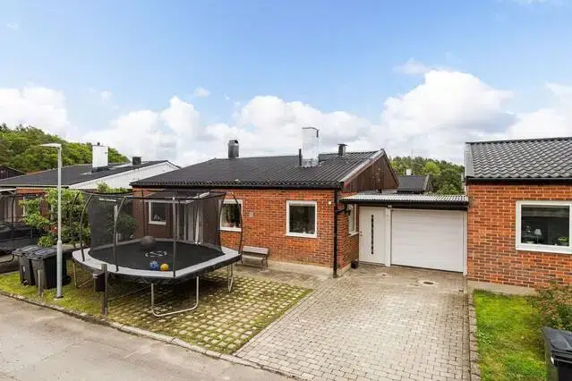 House, 4 rooms, 105 m² in Linköping