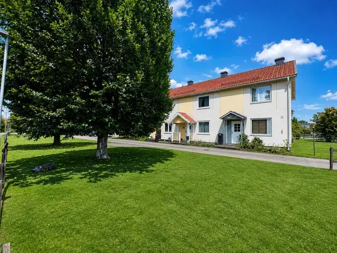Par-/radhus, 3 rum, 78 m² i Skara