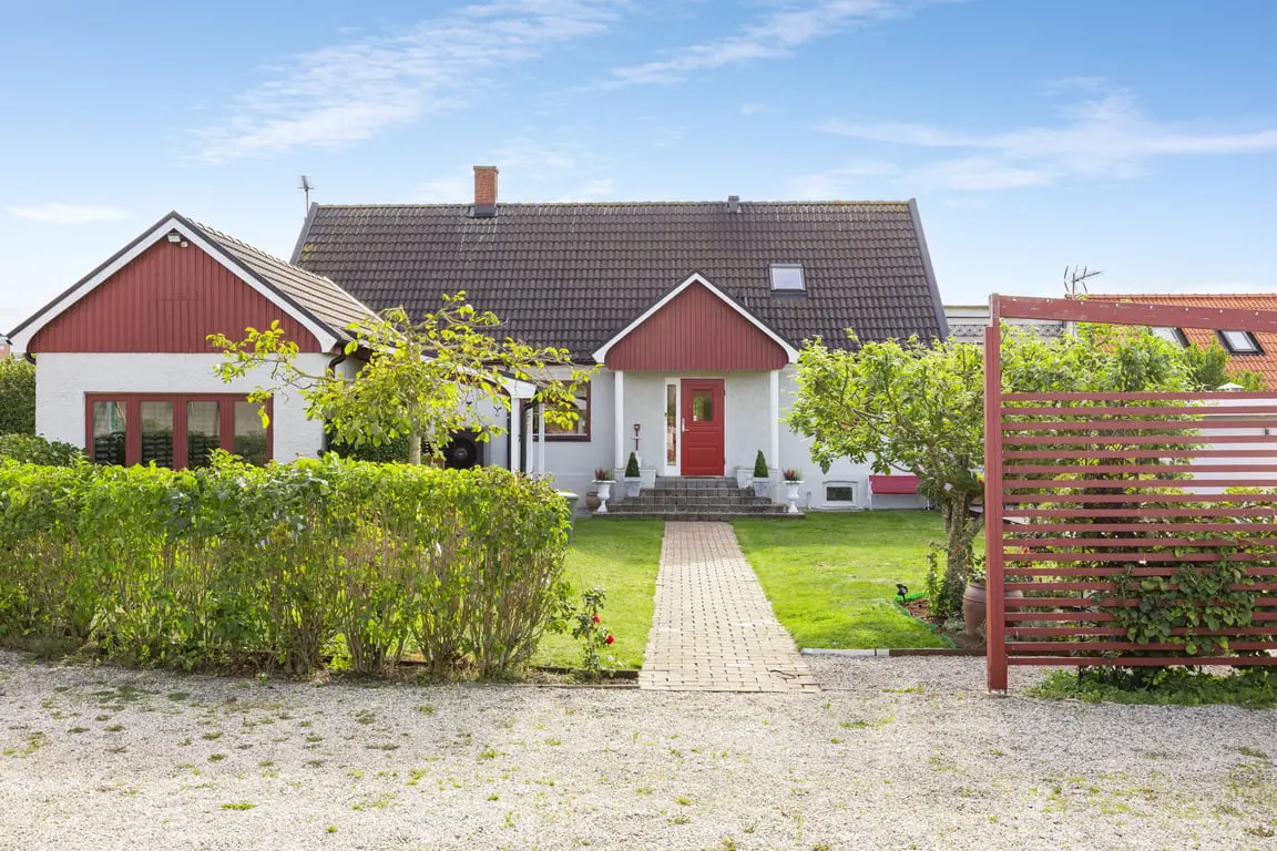 Bild 1 av 41 på Gamla Järrestadsvägen 6