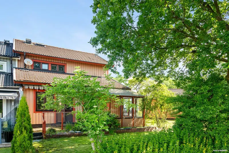 House, 4 rooms, 124 m² in Ale