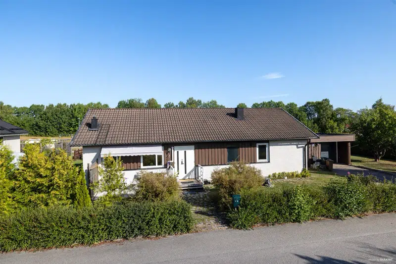 House, 4 rooms, 99 m² in Heby